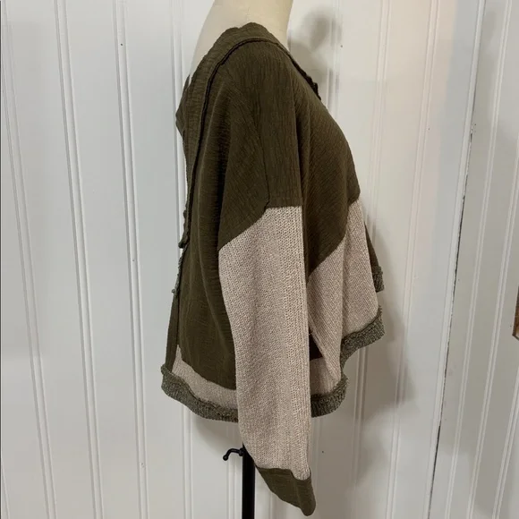 POL Olive and Beige V-Neck Sweater - Picture 3 of 9